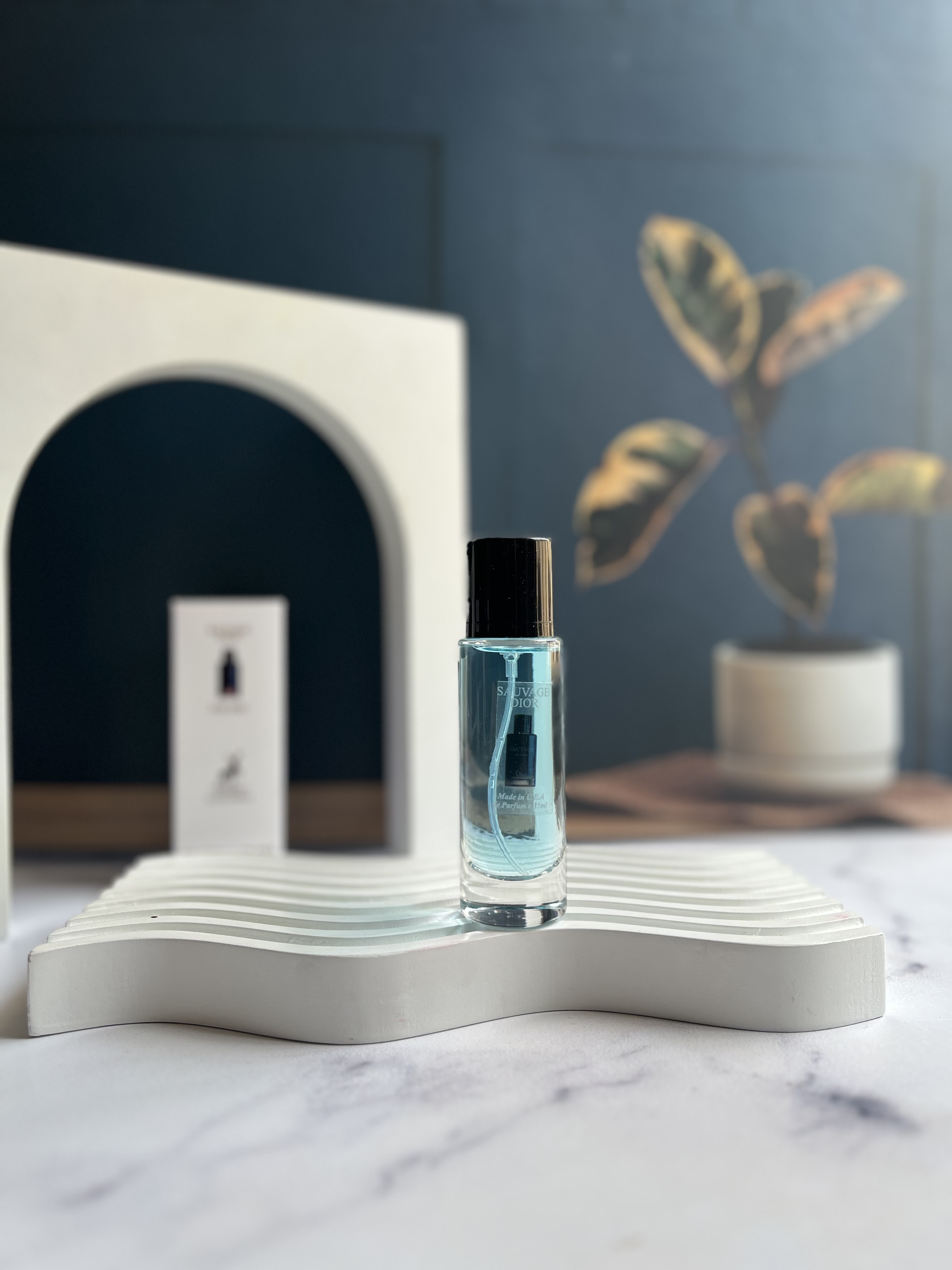 ادکلن قلمی الحمرا رایحه دیور ساواج