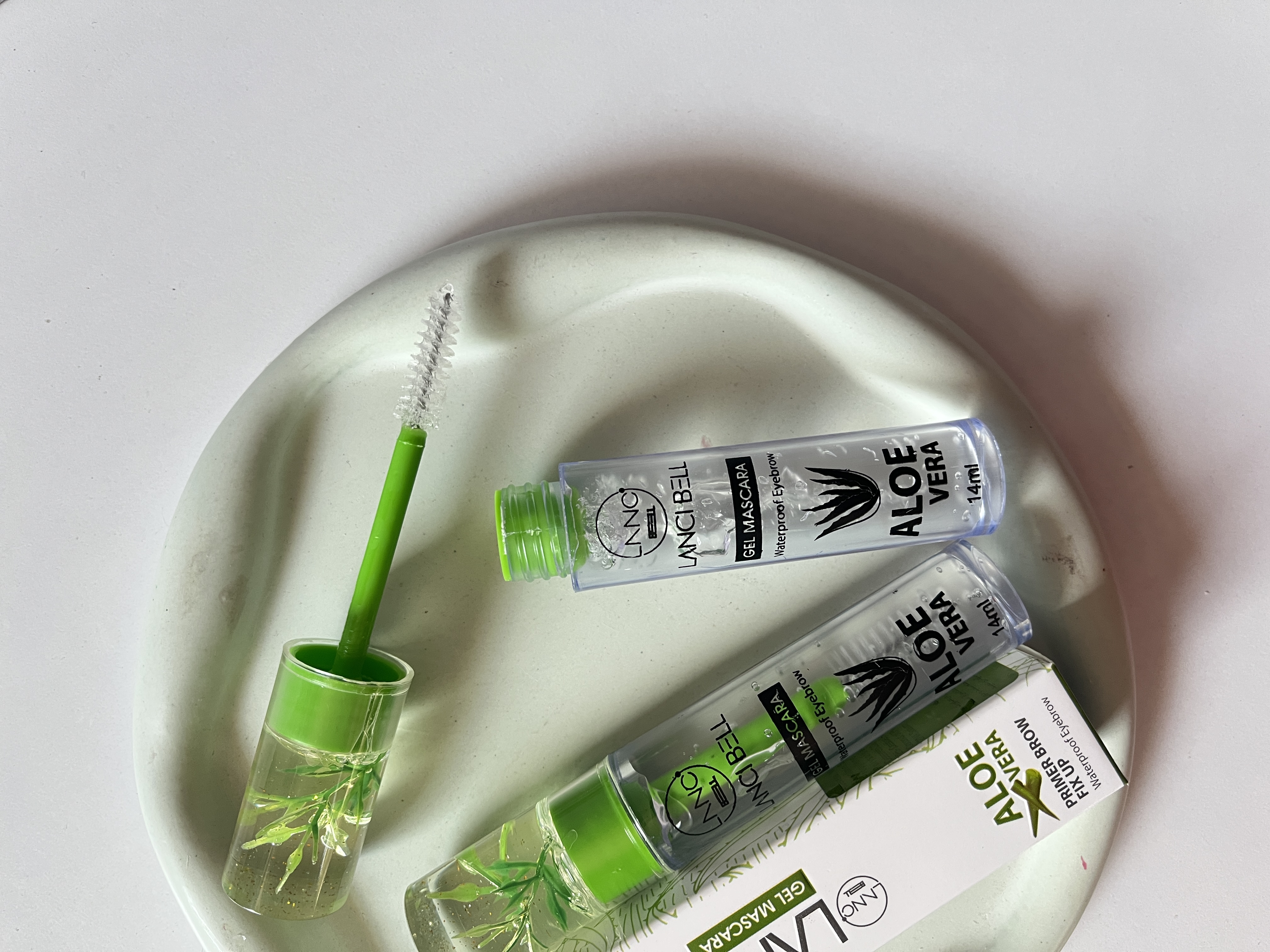 ژل لیفت ابروی لنسی بل