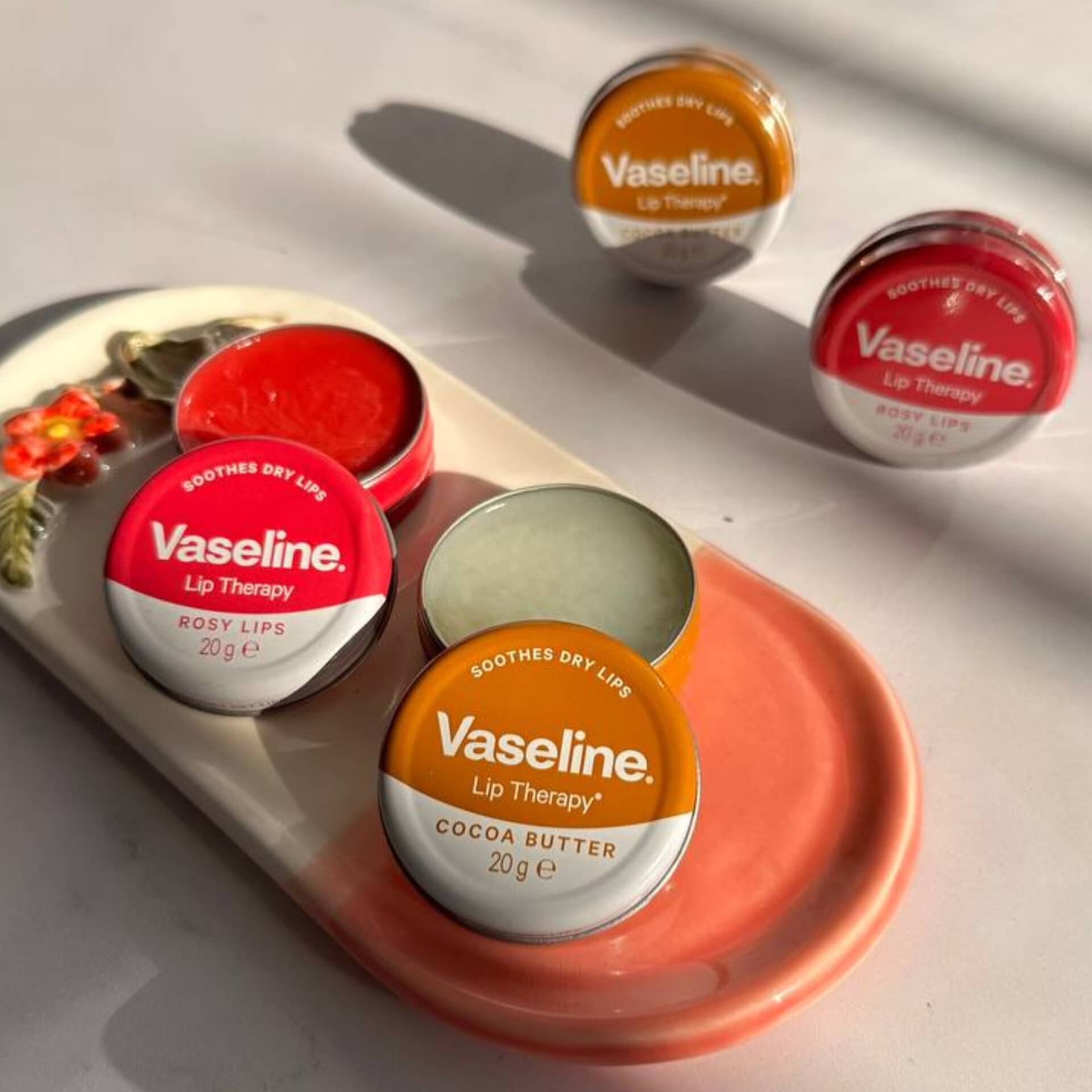 بالم لب کاسه ای وازلین