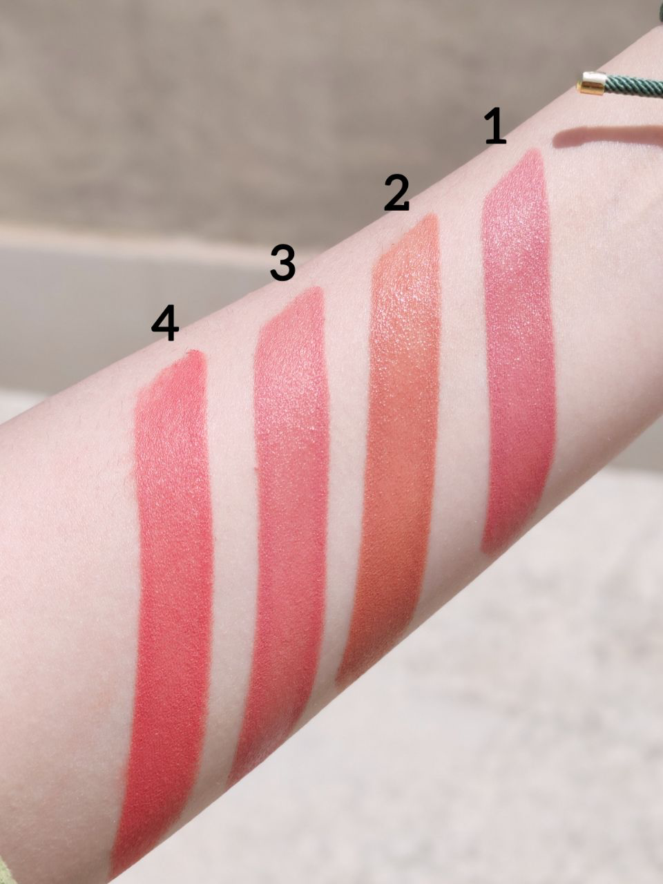 رژگونه استیکی هدی موجی