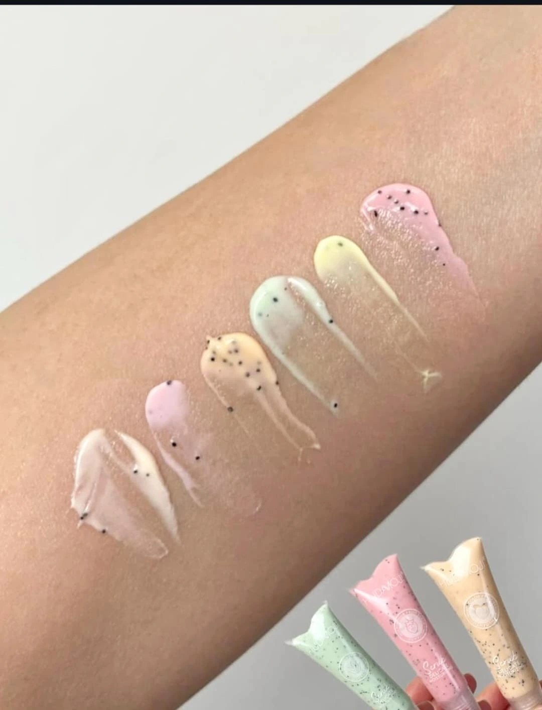 اسکراب لب تیوپی هدی موجی