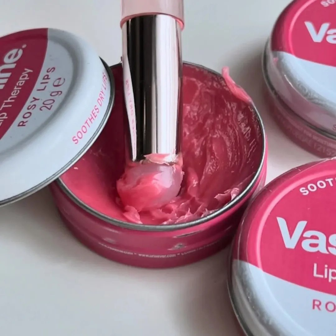 بالم لب کاسه ای وازلین